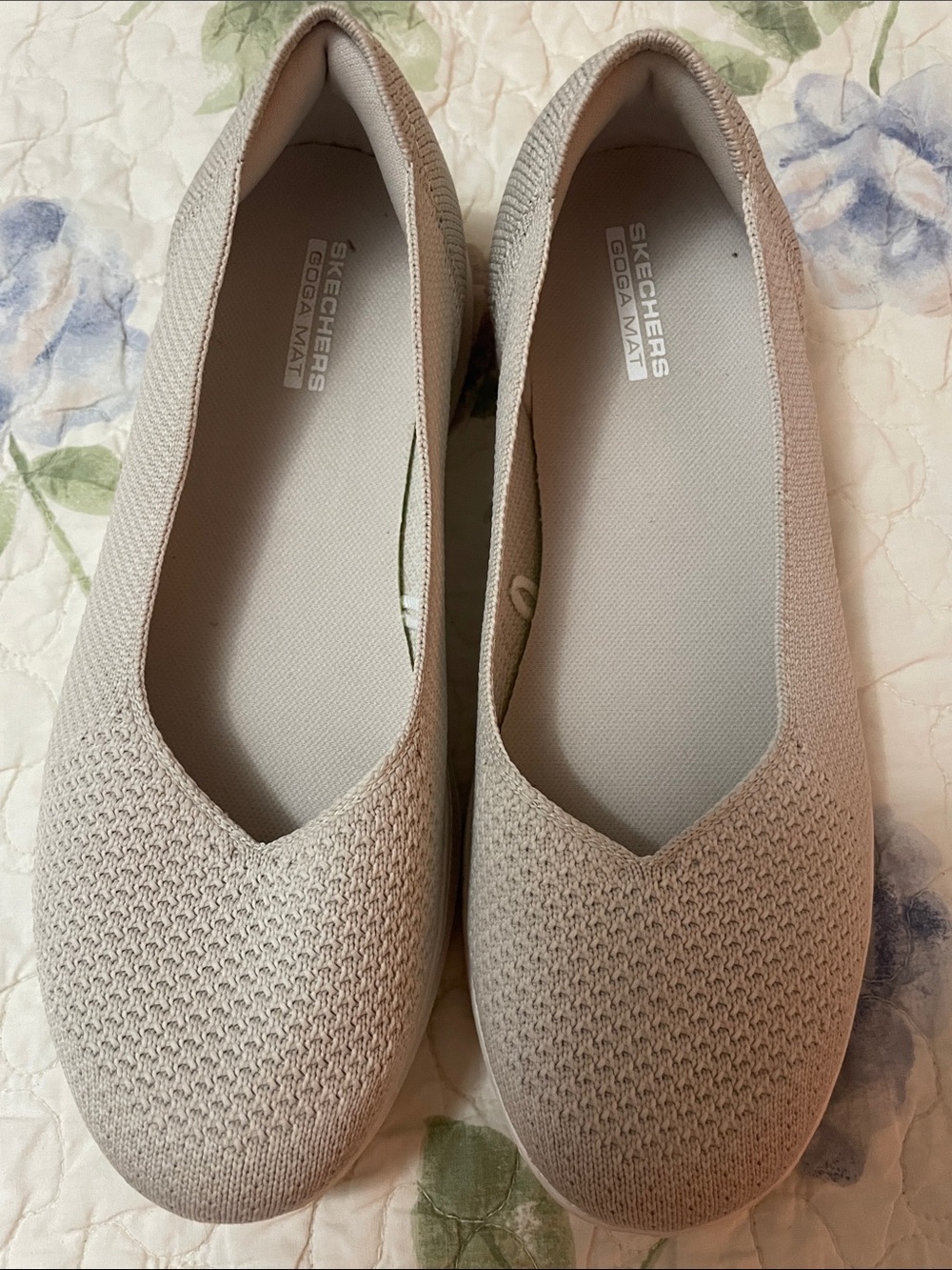 Skechers Women's Light Gray Knit Slip-On Flats with Goga Mat